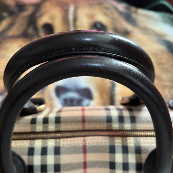 Burberry Boston - Picture 4 of 11